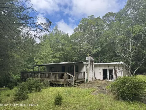 207 N Eastbrook Rd, Effort, PA 18330