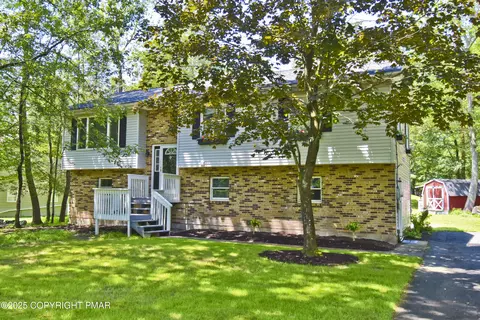 72 Lenape Dr, East Stroudsburg, PA 18302