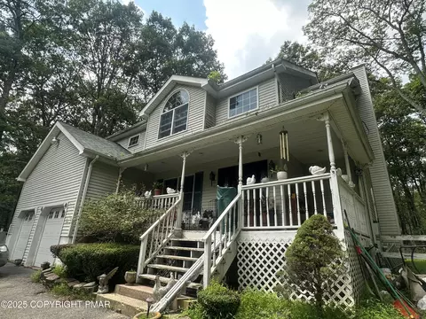 2162 Longview Dr, Bushkill, PA 18324