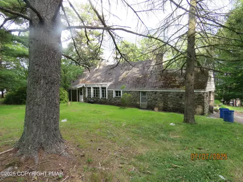 1734 Twin Pine Rd, Stroudsburg, PA 18360