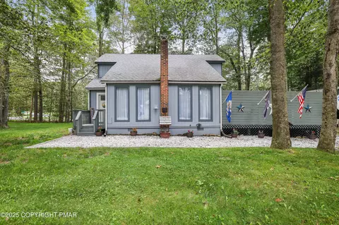 2150 Geraci Pl, Tobyhanna, PA 18466