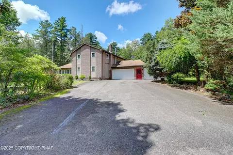 103 Malory Ct, Blakeslee, PA 18610