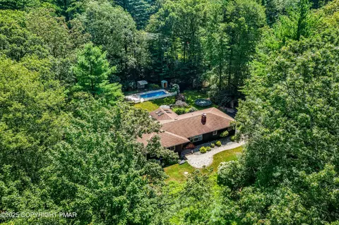 2413 Forest Dr, Saylorsburg, PA 18353
