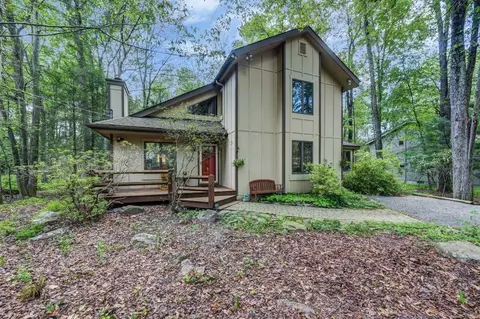 4147 Hemlock Trl, Pocono Pines, PA 18350