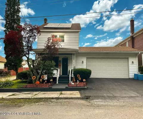 519 S Hancock St, Mcadoo, PA 18237