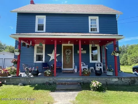 551 Stock Farm Rd, Lake Ariel, PA 18436