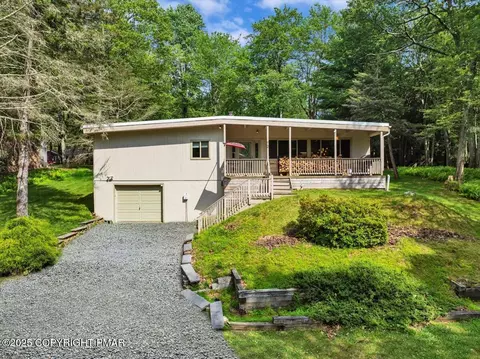 72 Forest Dr, Lake Harmony, PA 18624