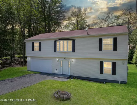 6224 Park Pl, Tobyhanna, PA 18466