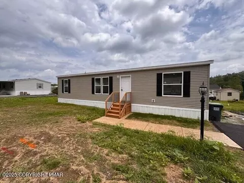 209 Fawn Valley Rd, Stroudsburg, PA 18360