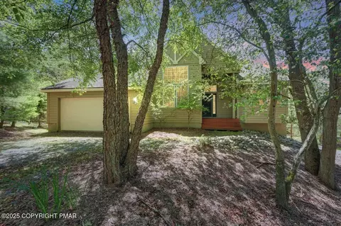 356 Windy Bush Rd, Pocono Pines, PA 18350