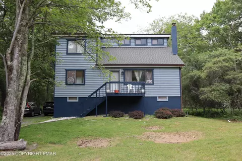 2116 Bobolink Trl, Bushkill, PA 18324