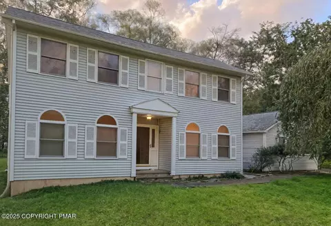 125 Ponder Ln, Scotrun, PA 18355