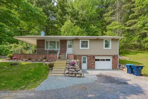 1135 Poplar Valley Rd E, Stroudsburg, PA 18360