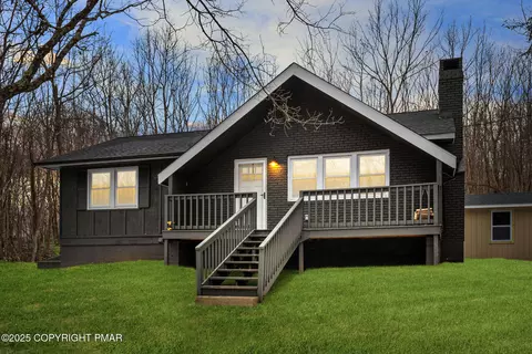 22 Shawnee Trl, Albrightsville, PA 18210