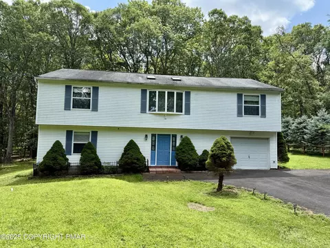 3224 Lake View Dr, Henryville, PA 18332