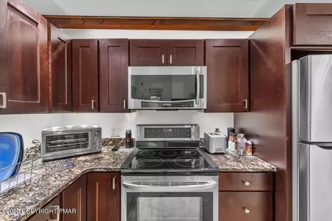 Kitchen - 1289 Bear Dr, Bushkill, PA 18324 photo 3 of 3