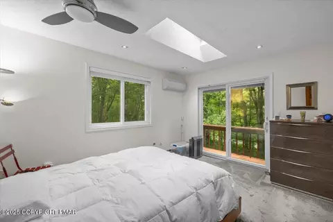 Bedroom - 1289 Bear Dr, Bushkill, PA 18324 photo 2 of 4