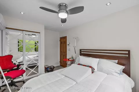 Bedroom - 1289 Bear Dr, Bushkill, PA 18324 photo 4 of 4