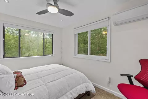 Bedroom - 1289 Bear Dr, Bushkill, PA 18324 photo 1 of 4