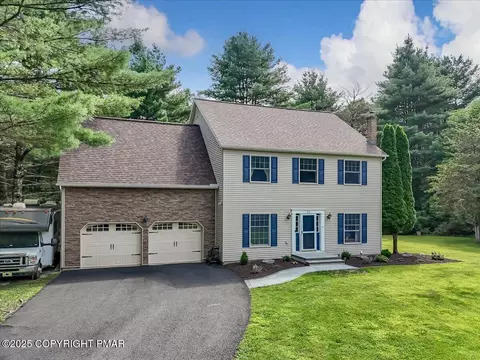 212 Hamilton Rd, Stroudsburg, PA 18360