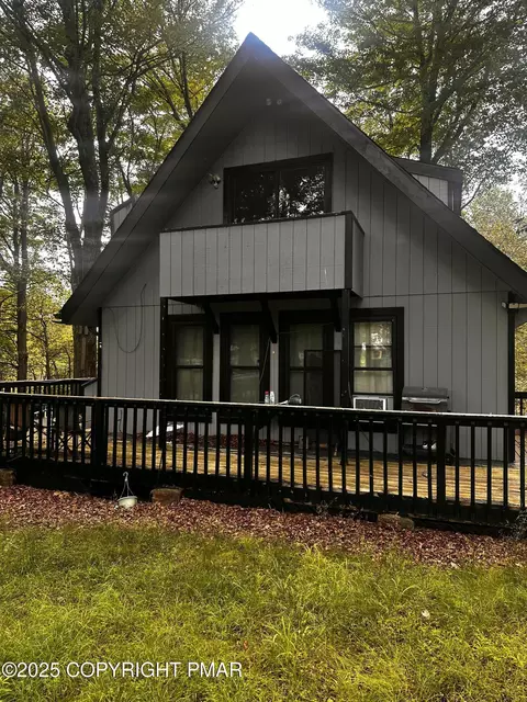 1031 Knollwood Dr, Tobyhanna, PA 18466