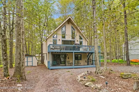 229 Wyomissing Dr, Pocono Lake, PA 18347
