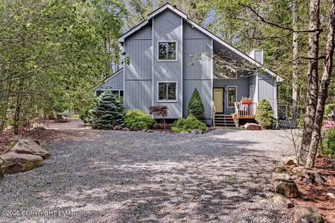 5581 Woodland Ave, Pocono Pines, PA 18350