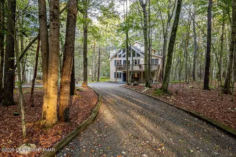 48 Ridge Rd, Clifton Township, PA 18424