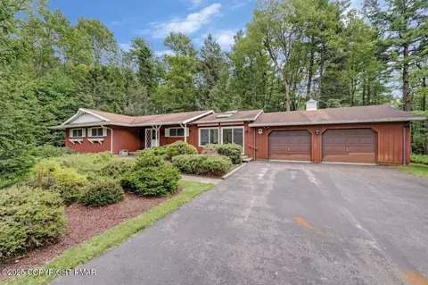 3171 Hemlock Hill Rd, Pocono Pines, PA 18350
