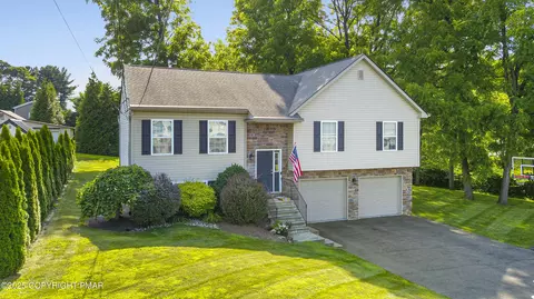 700 Oakwood St, Easton, PA 18045