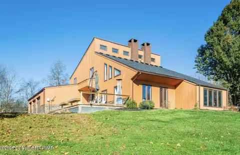 236 Spring Cir, Factoryville, PA 18419