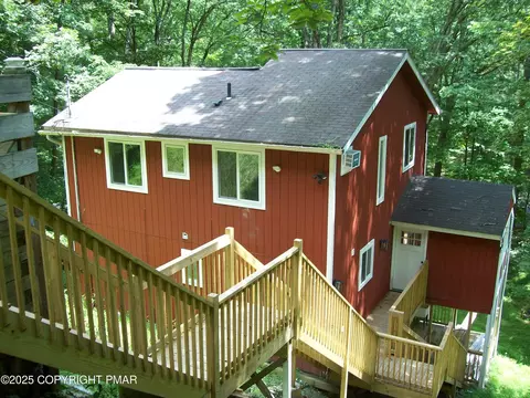 5864 Decker Rd, Bushkill, PA 18324