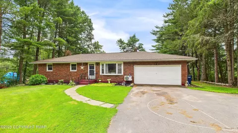 4250 Bear Creek Blvd, Bear Creek Township, PA 18702