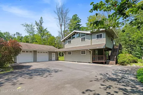 336 Sir Bradford Rd, Pocono Lake, PA 18347