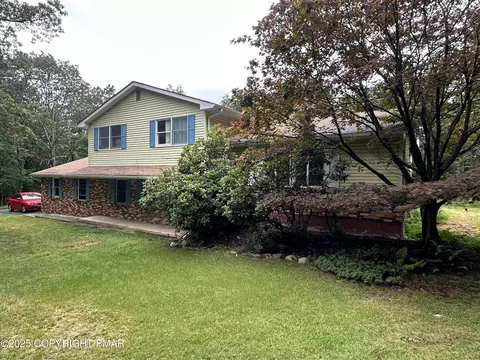164 Twin Oak Ter, Tannersville, PA 18372