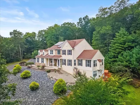 142 Daffodil Dr, East Stroudsburg, PA 18301