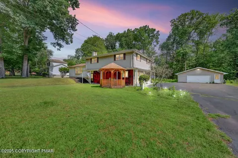 984 Forest Dr, Stroudsburg, PA 18360