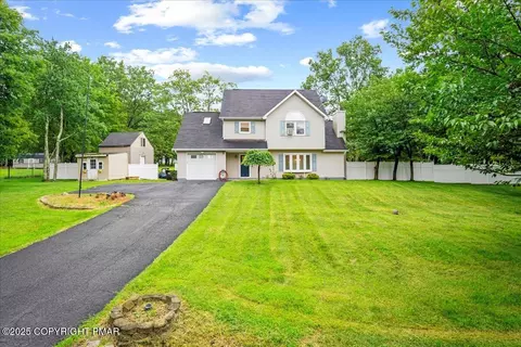 2136 Palisades Dr, Blakeslee, PA 18610