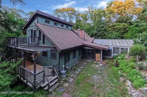 2186 Woodhaven Dr, Saylorsburg, PA 18353