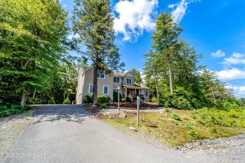 215 Hermit Thrush Rd, Pocono Pines, PA 18350