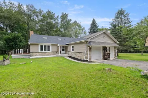 11 Potomac Ln, Albrightsville, PA 18210