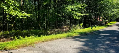 711 Eagle Pass, Swiftwater, PA 18370