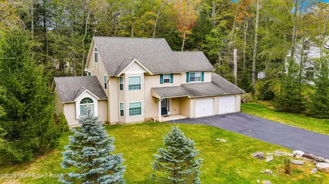 46 Driftwood Dr, Blakeslee, PA 18610