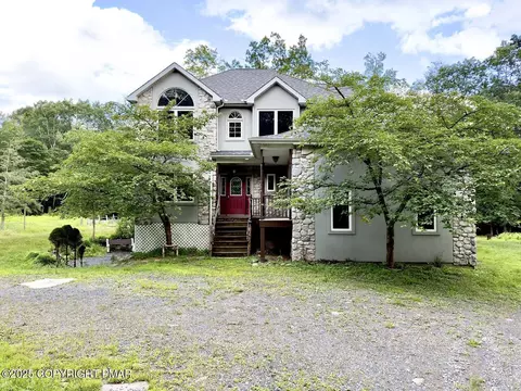 5327 Maple Ln, Cresco, PA 18326