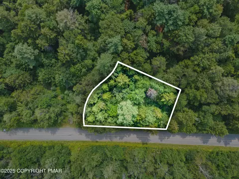 lot2584 Enfield Dr, Tobyhanna, PA 18466