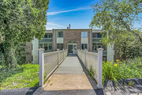 1112 Summit Pointe, Scranton, PA 18508 photo 1