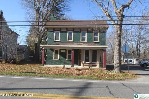 2376 N Delaware Dr, Mount Bethel, PA 18343
