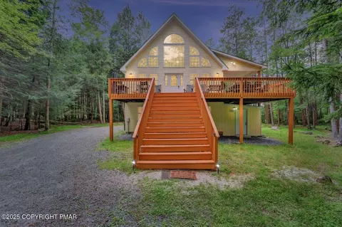238 King Arthur Rd, Blakeslee, PA 18610