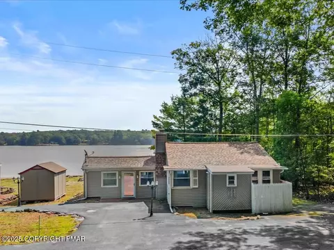 6203 W Lakeshore Dr, East Stroudsburg, PA 18302