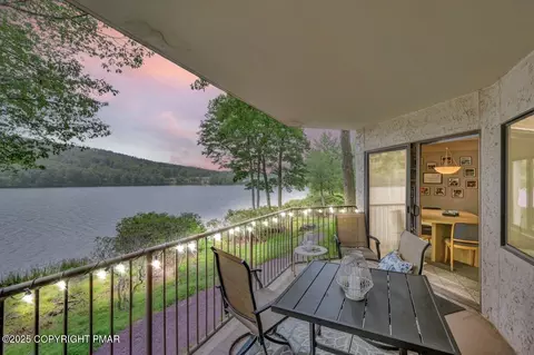 59 Midlake Dr, Lake Harmony, PA 18624
